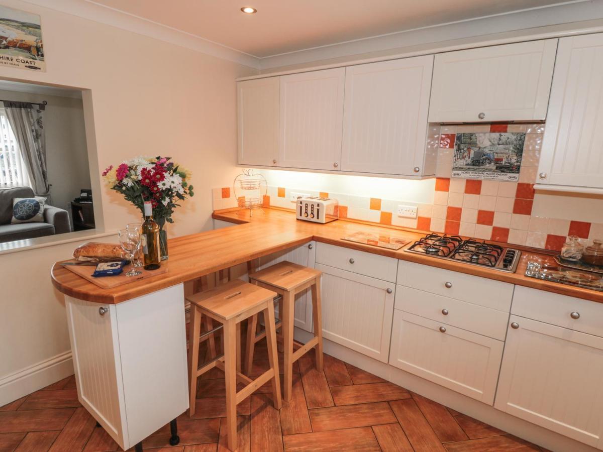 Mariners' Rest Villa Whitby Bagian luar foto